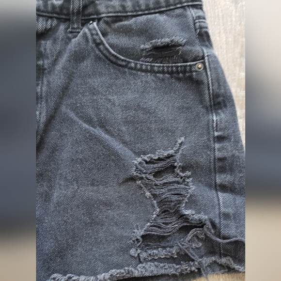 wild fable high-waisted ripped shorts size 8 - Picture 3 of 4